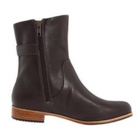 UGG Australia Finnegan espresso leather boots - Picture 2 of 7